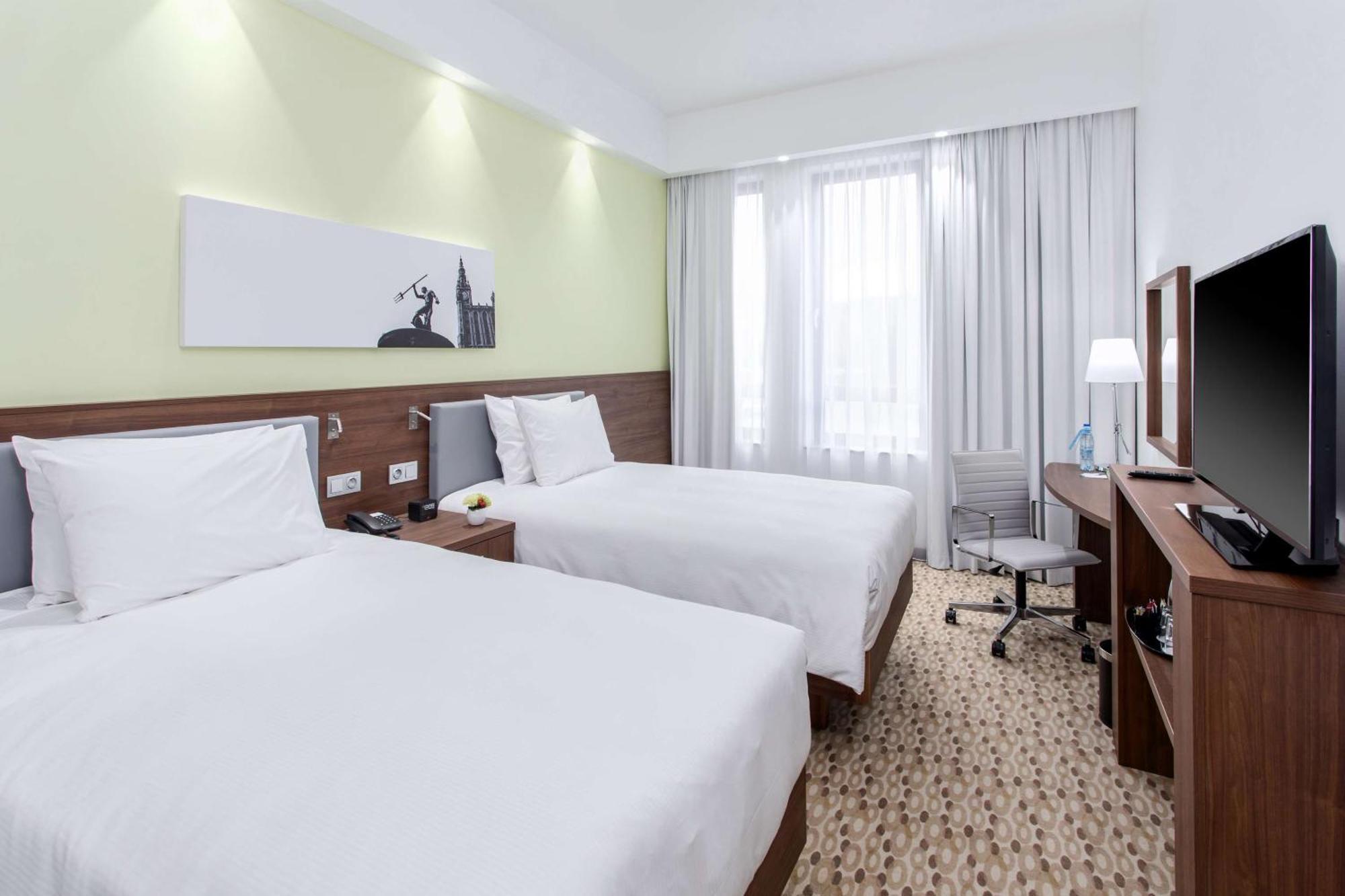 Hampton By Hilton Gdansk Oliwa Hotel Exterior photo